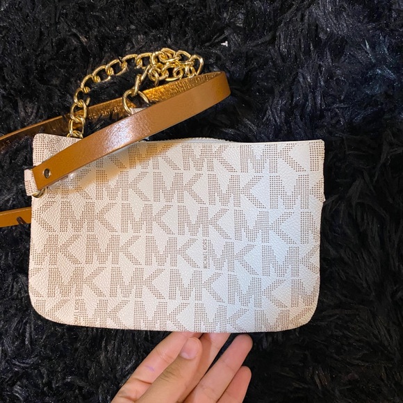 Michael Kors Fanny Pack - Picture 4 of 7